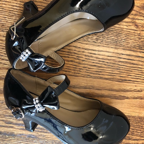 little girl dress shoes with heel